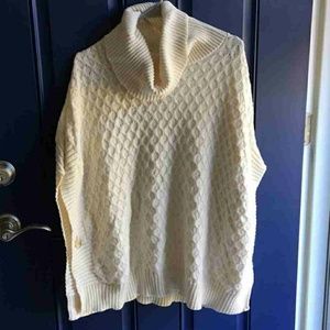 EUC M/L Old Navy Cream cowlneck poncho